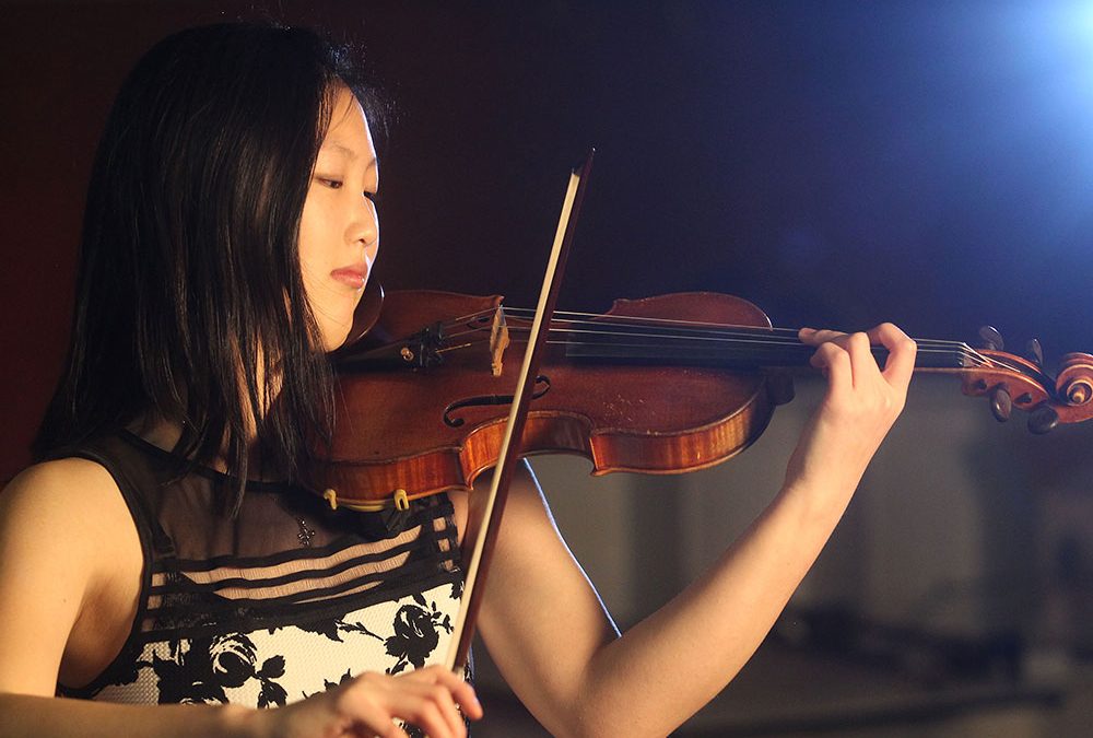 Angela Ryu, violin